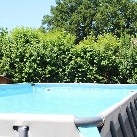 With Covered Terrace And Pool Дом отдыха *