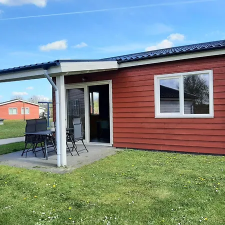 With Covered Terrace And Pool Дом отдыха Someren-Heide